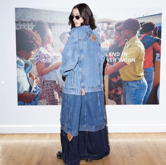 Paprika photos - Levi's